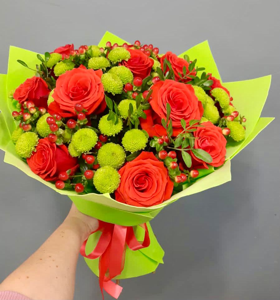 Букет цветов из: Хризантемы и Розы в Асбесте