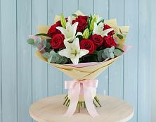 Букет цветов из:  Лилии и Розы в Асбесте
