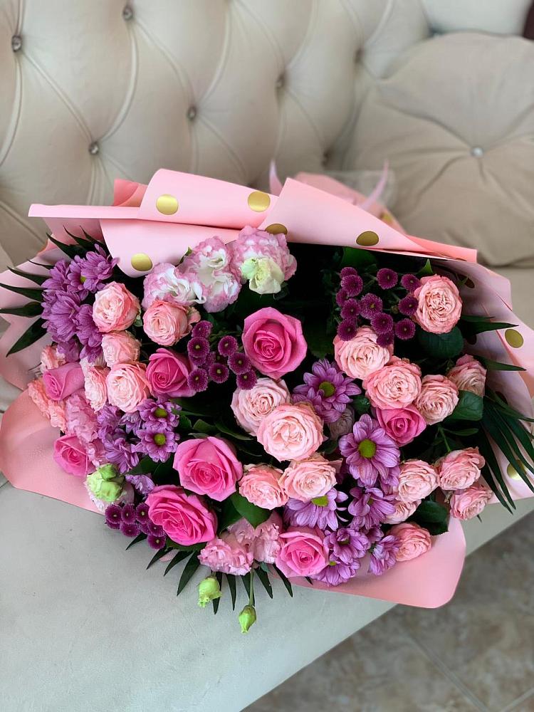 Букет цветов из: Хризантемы, Розы и Лизиантусы в Асбесте