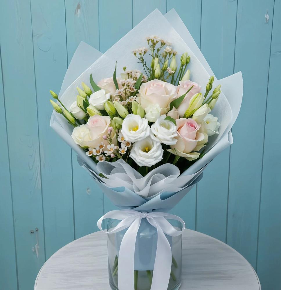 Букет цветов из: Розы и Лизиантусы в Асбесте