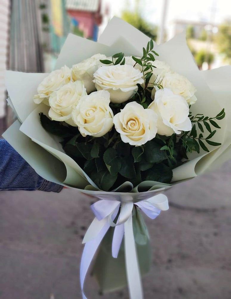 Букет Белые розы Проуд в Асбесте