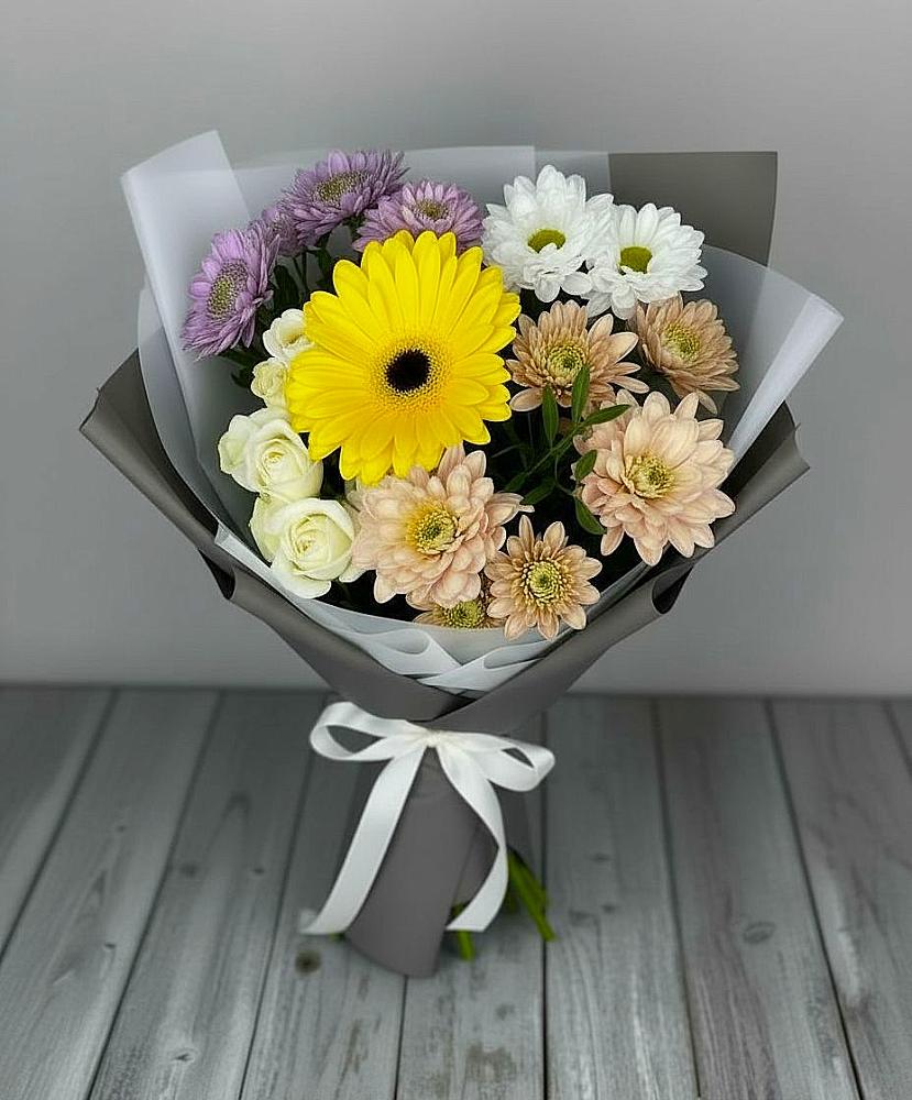 Букет цветов из: Розы, Герберы и Хризантемы в Асбесте