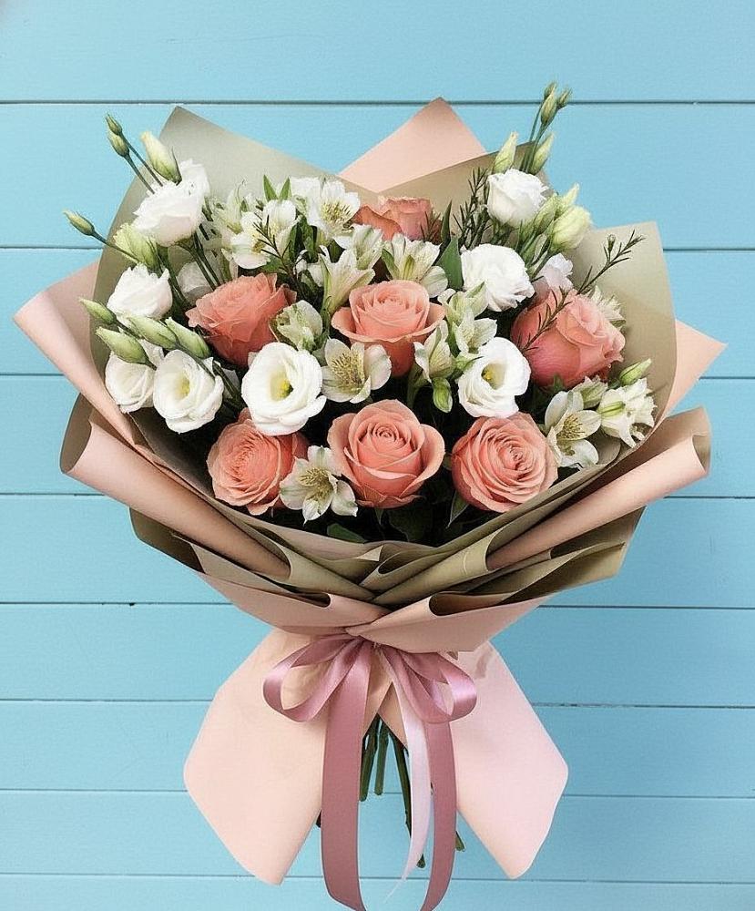 Букет цветов из: Розы, Альстромерии и Лизиантусы в Асбесте
