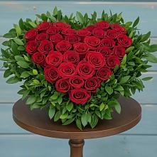 Цветочная композиция из Розы в виде сердца в Асбесте