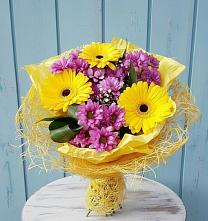 Букет цветов из:  Хризантемы и Герберы в Асбесте