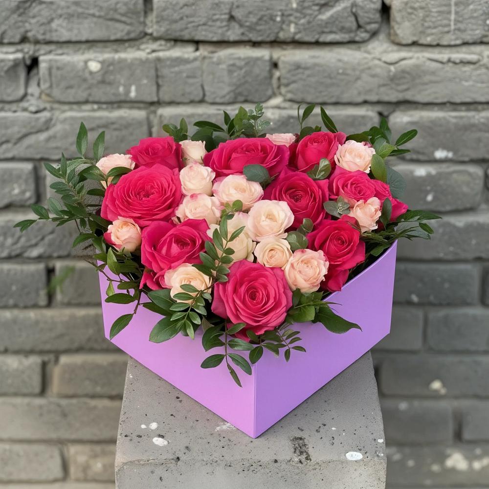 Цветочная композиция из Розы в коробке в Асбесте