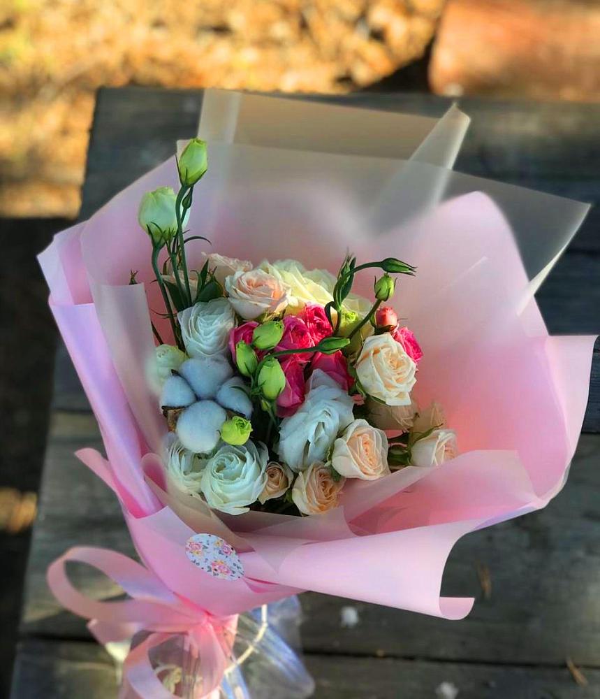 Букет цветов из: Розы и Лизиантусы в Асбесте