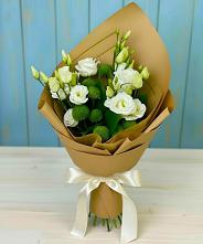 Букет цветов из:  Хризантемы и Лизиантусы в Асбесте