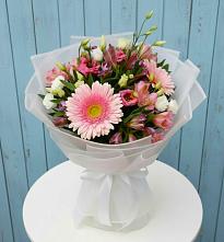 Букет цветов из:  Герберы, Альстромерии и Лизиантусы в Асбесте
