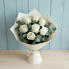 Букет Белые розы в Эвкалипте в Асбесте