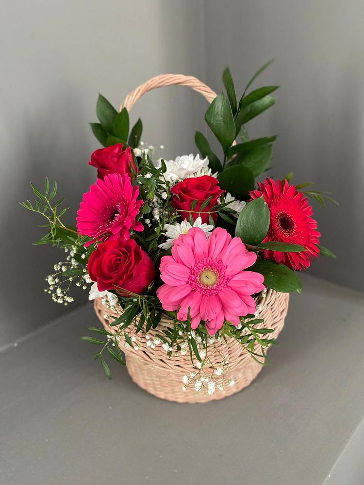 Цветочная композиция из Розы, Хризантемы и Герберы в корзине в Асбесте