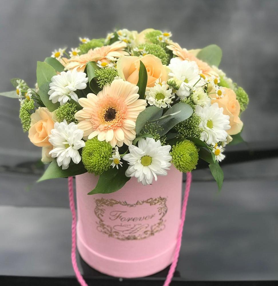 Цветочная композиция из Розы, Герберы и Хризантемы в шляпной коробке в Асбесте