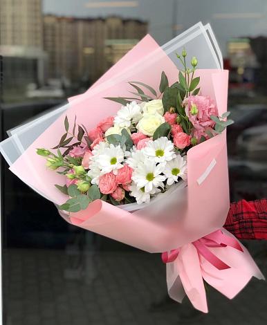 Букет цветов из: Розы, Лизиантусы и Хризантемы в Асбесте
