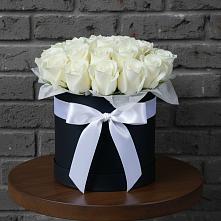 Цветочная композиция из Розы в шляпной коробке в Асбесте